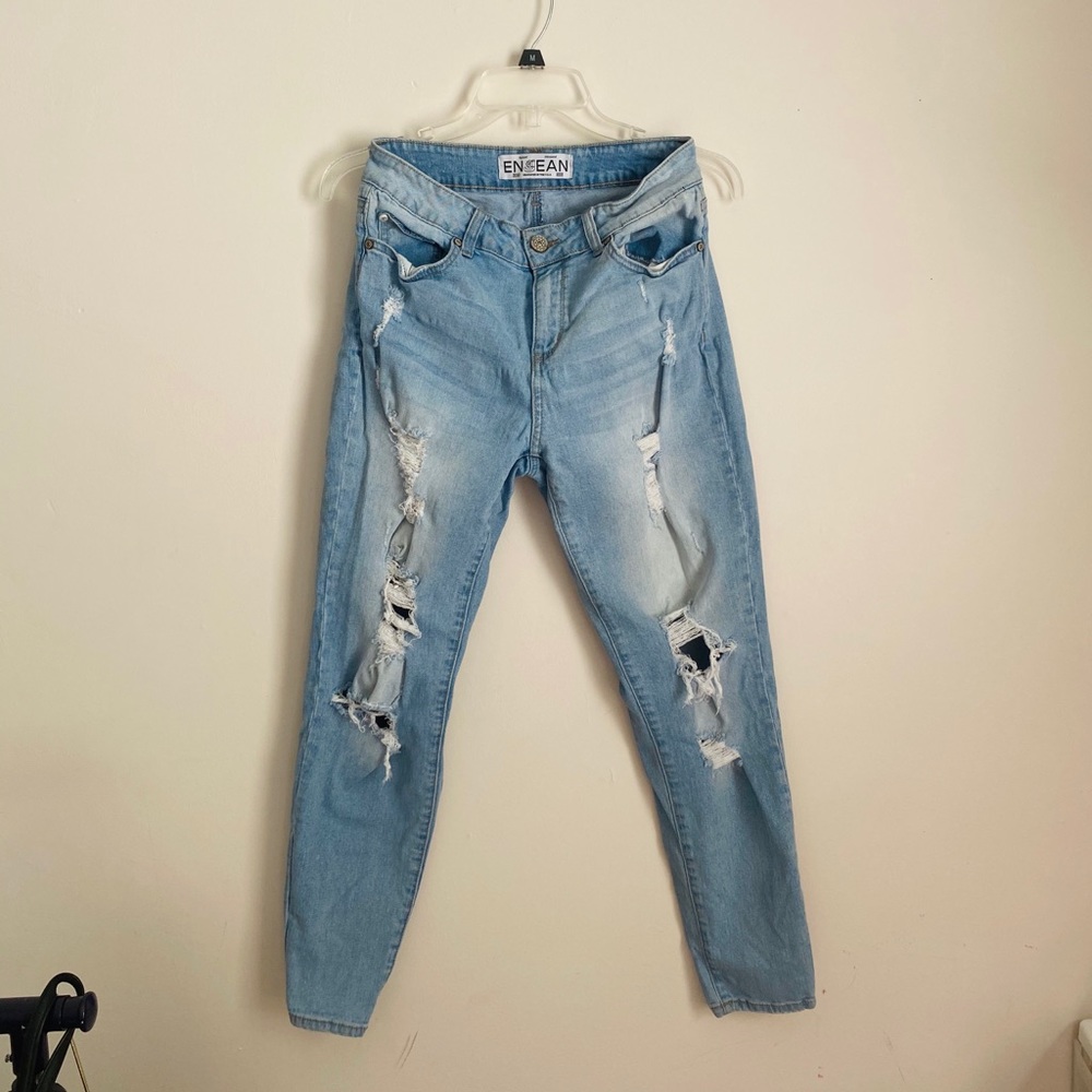 Woman’s skinny jeans